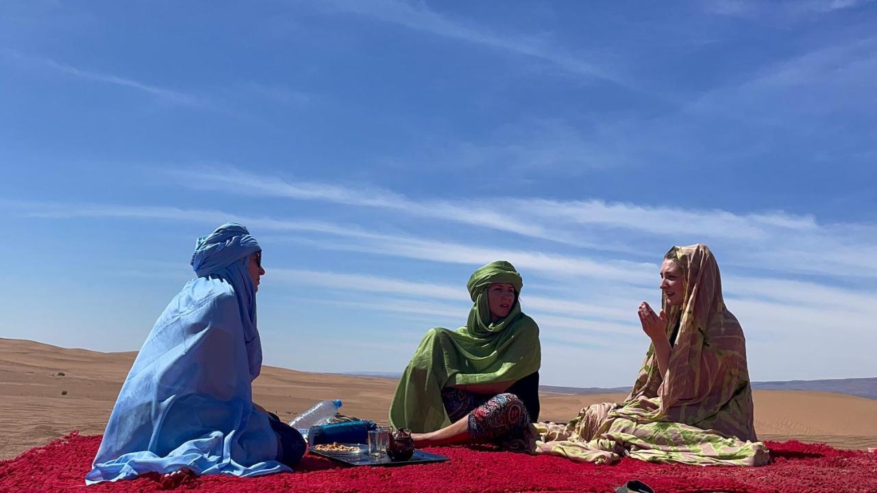 ホテル Bivouac Les Nomades & Foum Zguid To Chegaga Tours エクステリア 写真