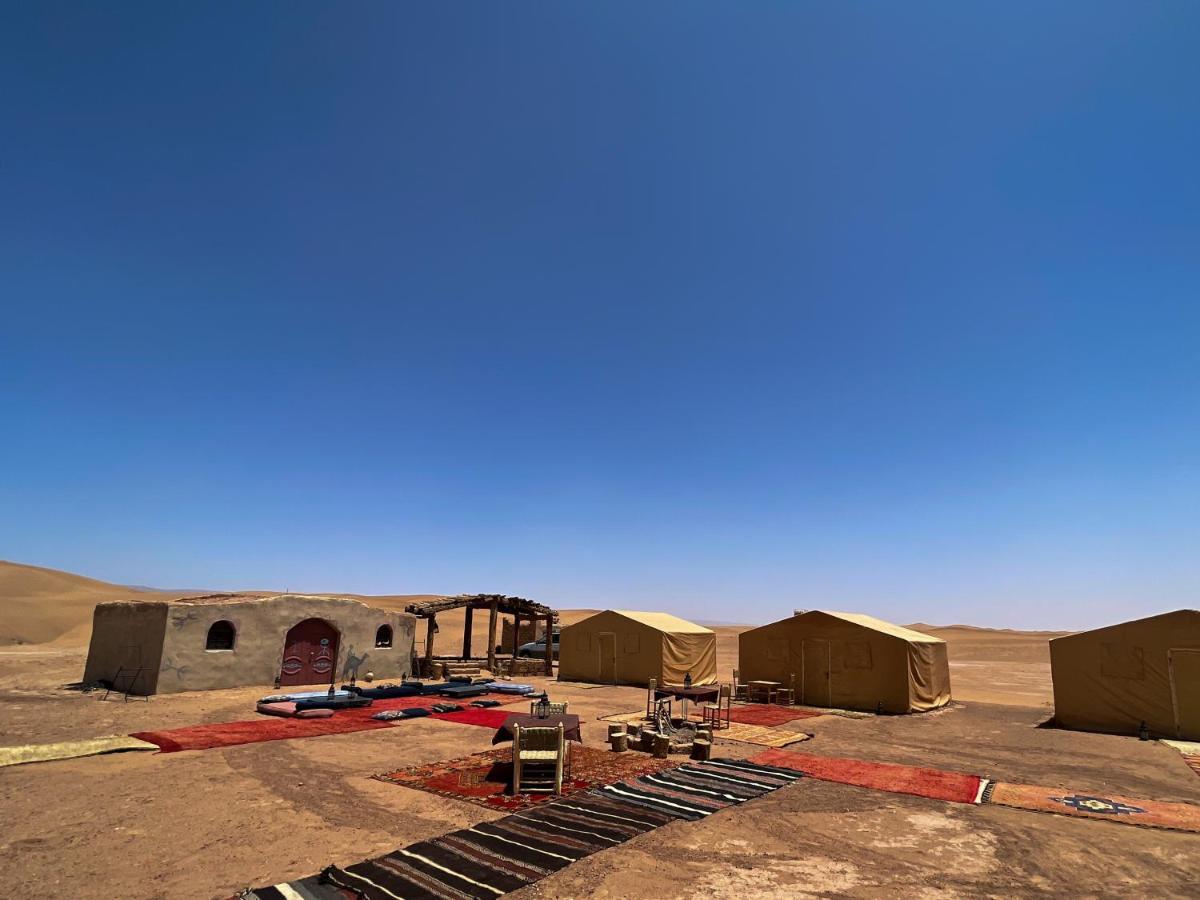 ホテル Bivouac Les Nomades & Foum Zguid To Chegaga Tours エクステリア 写真