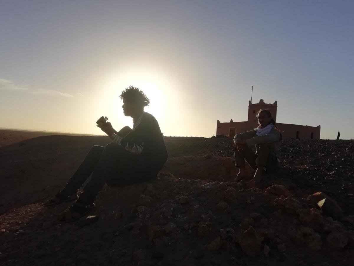 ホテル Bivouac Les Nomades & Foum Zguid To Chegaga Tours エクステリア 写真