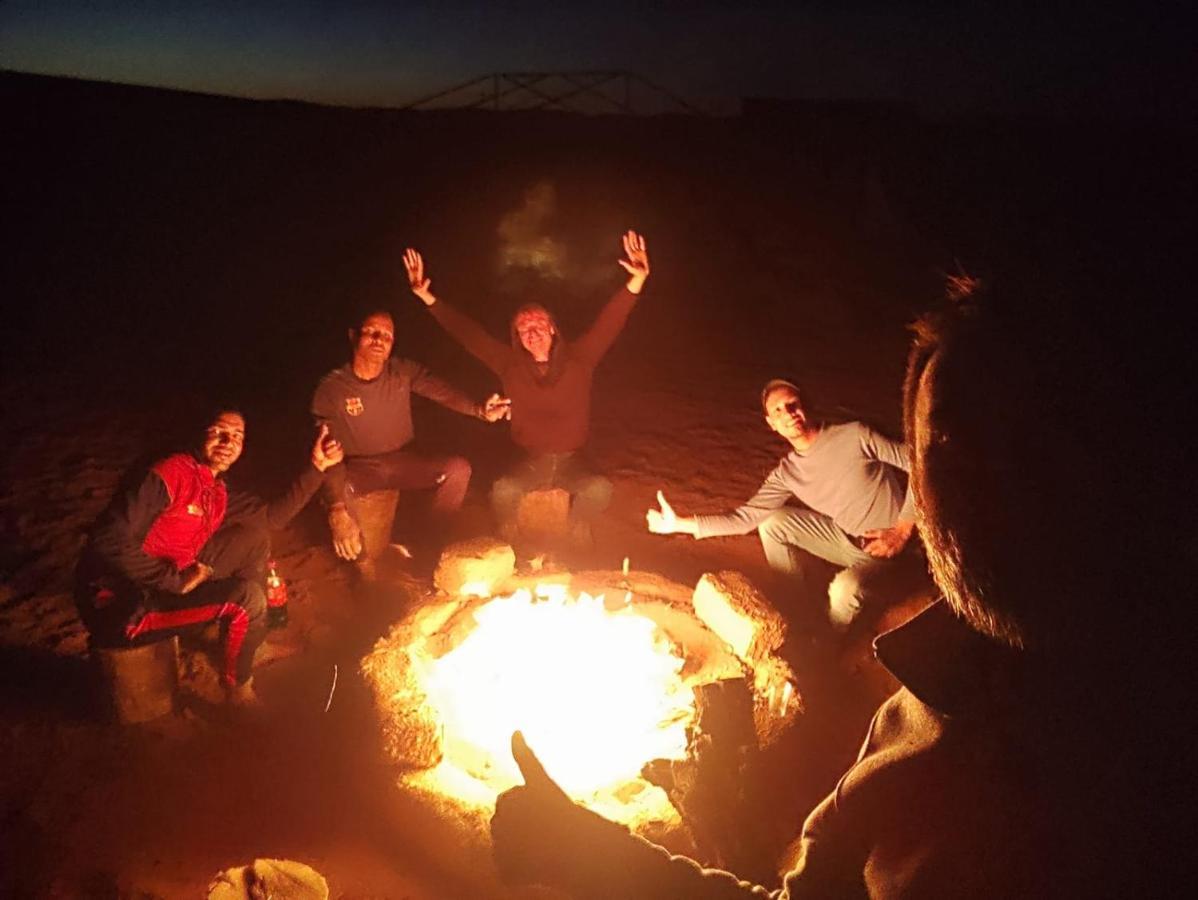ホテル Bivouac Les Nomades & Foum Zguid To Chegaga Tours エクステリア 写真