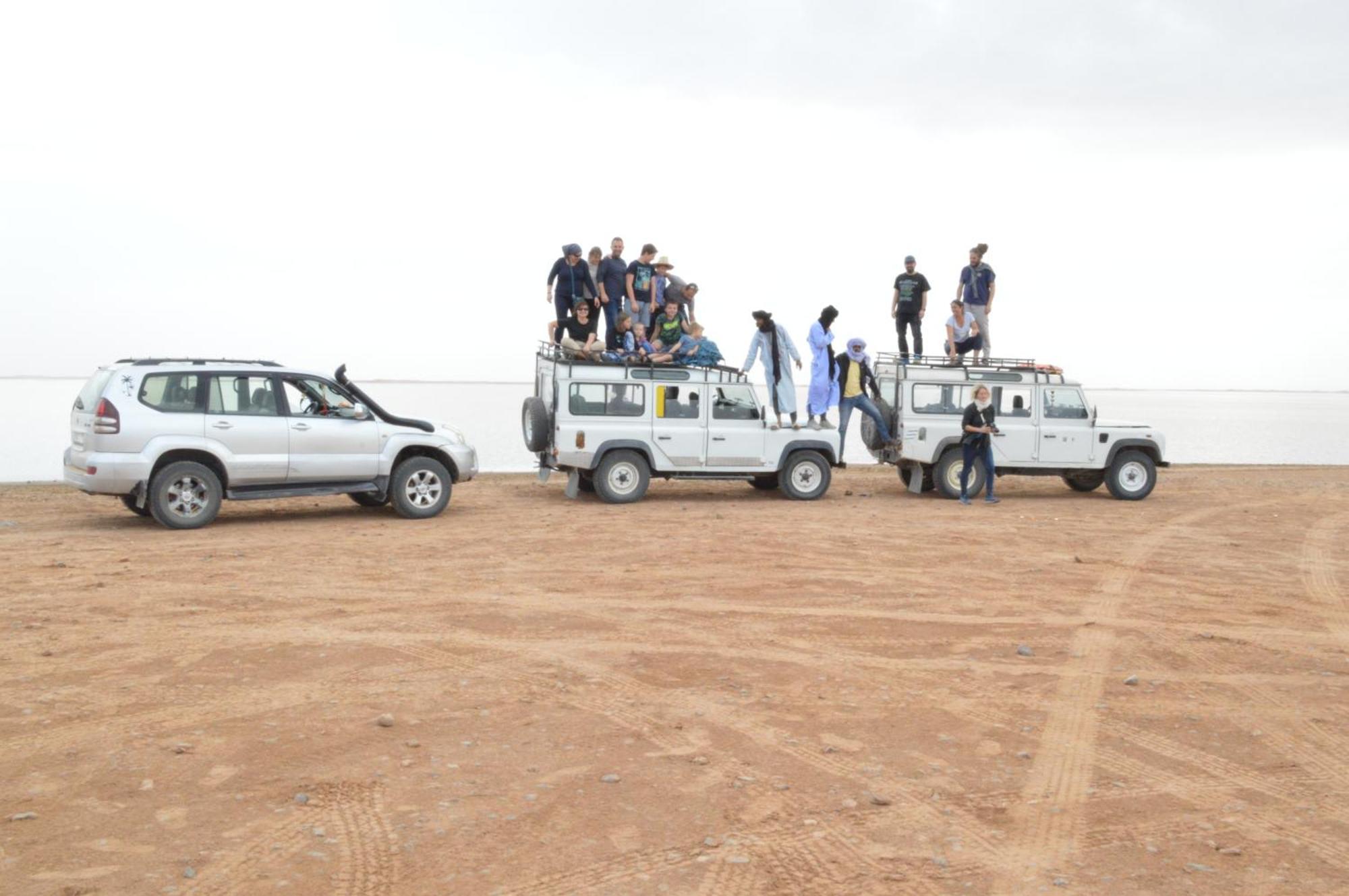 ホテル Bivouac Les Nomades & Foum Zguid To Chegaga Tours エクステリア 写真